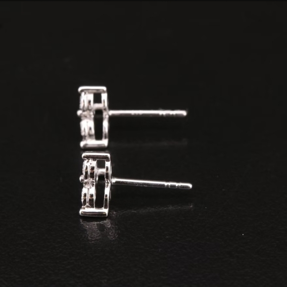 10k .38 ctw Diamond Earrings - Picture 4 of 6